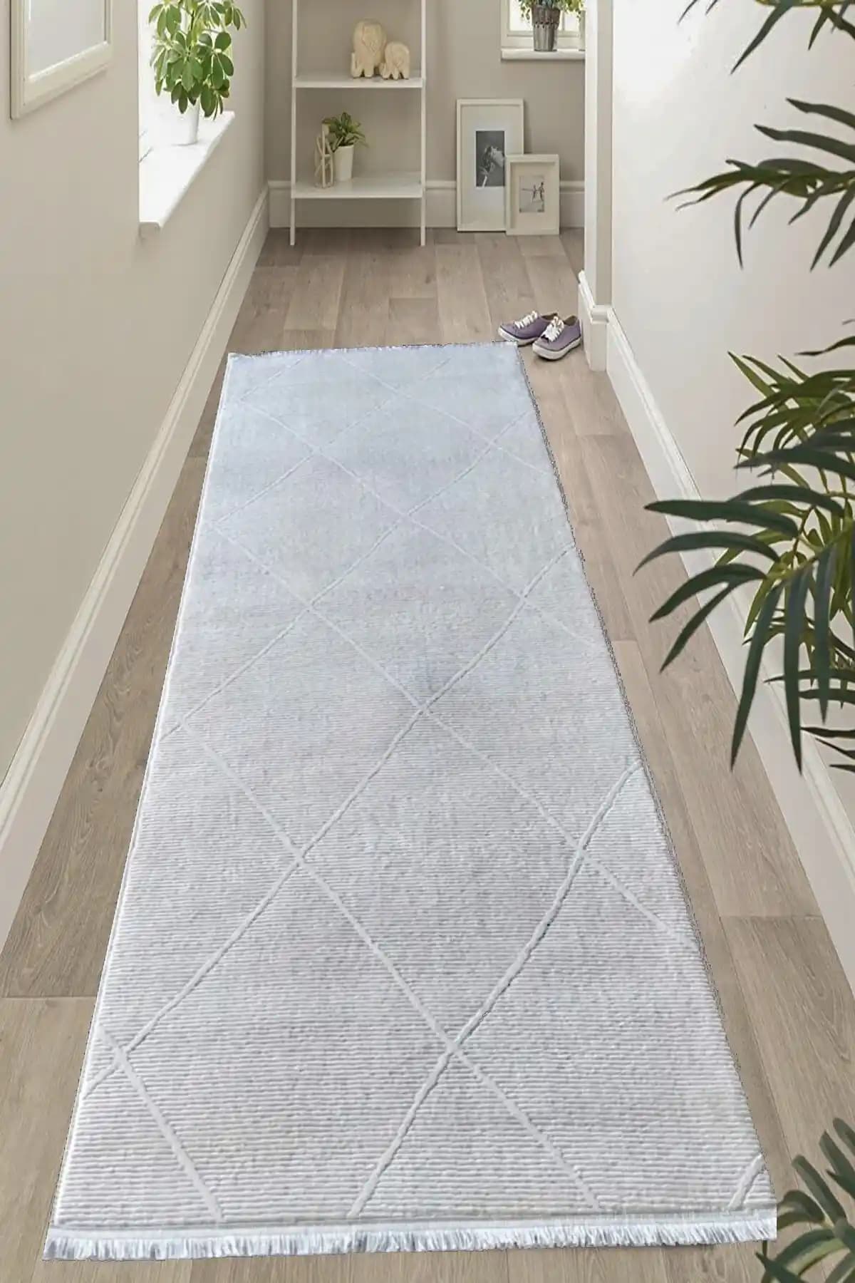 Dinarsu Desenli Rölyef Pufy Post Halı ile Estetik ve Konforlu Dekorasyon Sağlayın