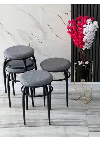 Ars ve Ekip Metal Siyah Taburelerin Karşılaştırması: Malzeme, Konfor ve Dayanıklılık Analizi