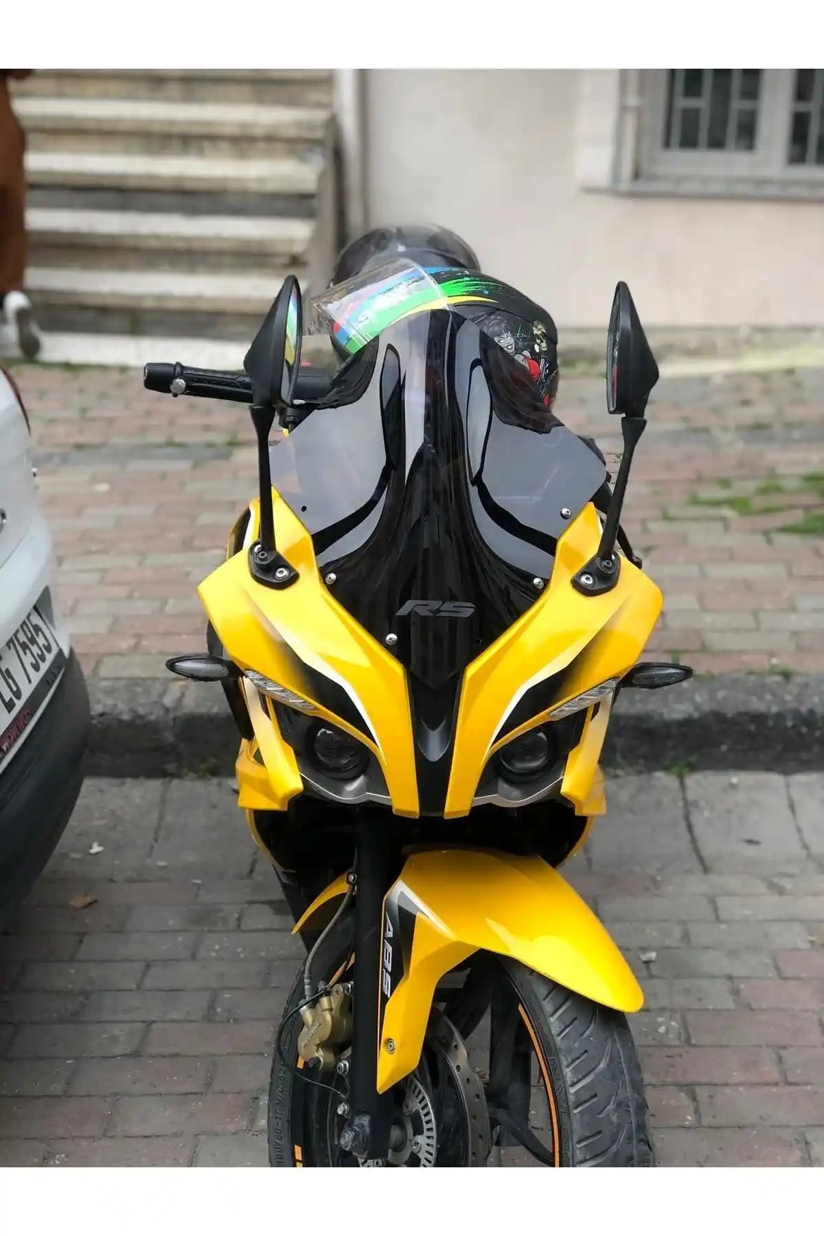 Bajaj Pulsar 200 RS Yüksek Spor Cam ve Debriyaj Yedek Parçası Analizi ve Özellikleri