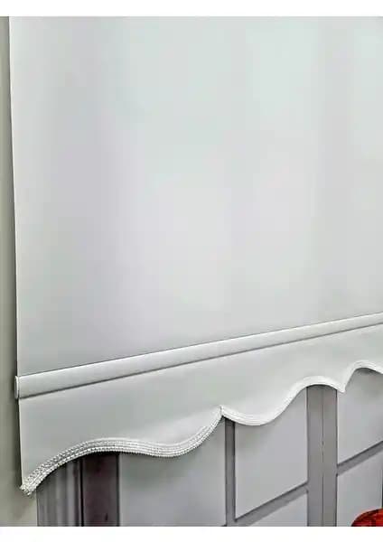 BBB Marka Stor Perdelerin Karşılaştırması: Düz ve Kalın Kumaş Modelleri Analizi