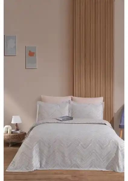 Elart Petra Keten Görünümlü ve Karaca Home Breeze Soft Çift Kişilik Yatak Örtüsü Karşılaştırması