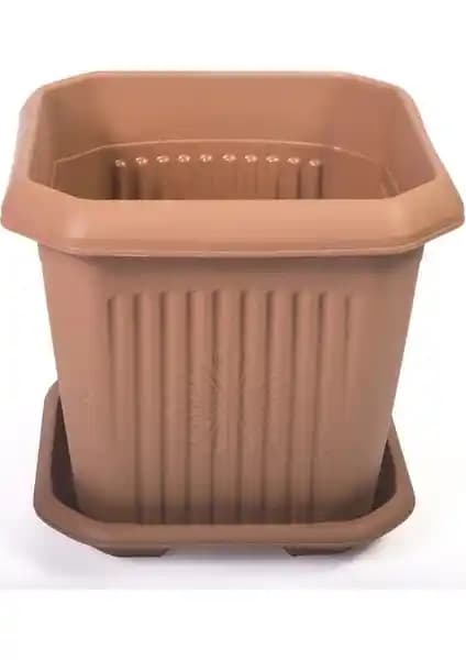 Hak Plastik Kare Saksı No 6 Bahçe ve İç Mekanlar İçin Estetik ve Fonksiyonel Tasarım