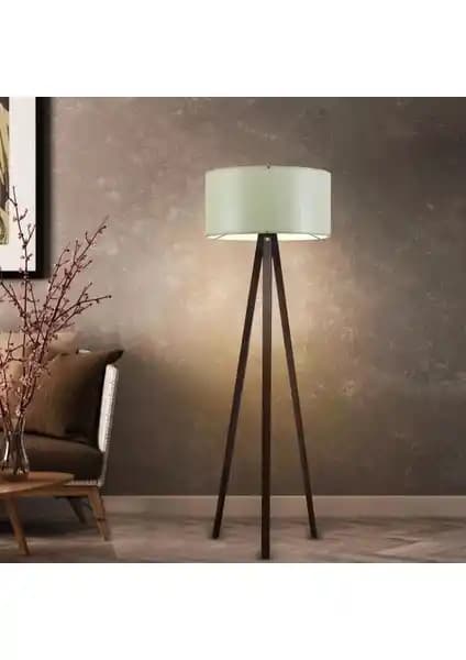 Homing Ahşap Gövdeli ve Tutta La Vita Tripod Lambader Karşılaştırması