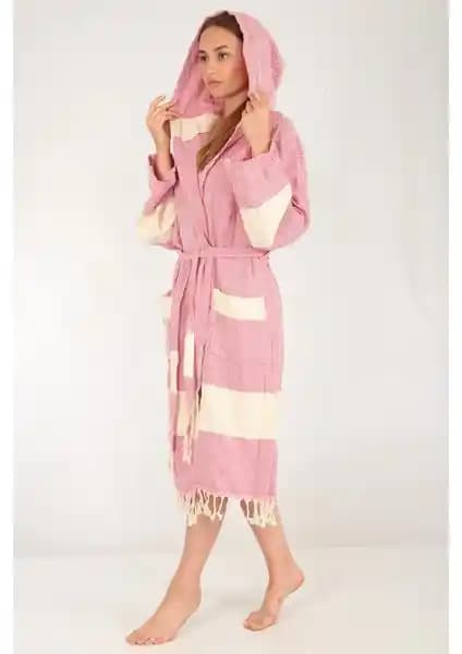 İki Farklı Pamuk Bornoz Modelinin Detaylı Karşılaştırması ve Kullanıcı Yorumları