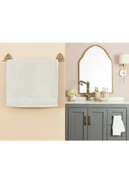 Madame Coco Maynor Bordürü Floşlu Yüz Havlusu: Estetik ve Fonksiyonellik Bir Arada