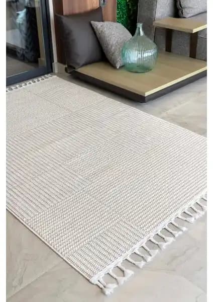 Melaris ve Venucci Quincey Halıları Karşılaştırması: Malzeme, Tasarım ve Kullanım Özellikleri