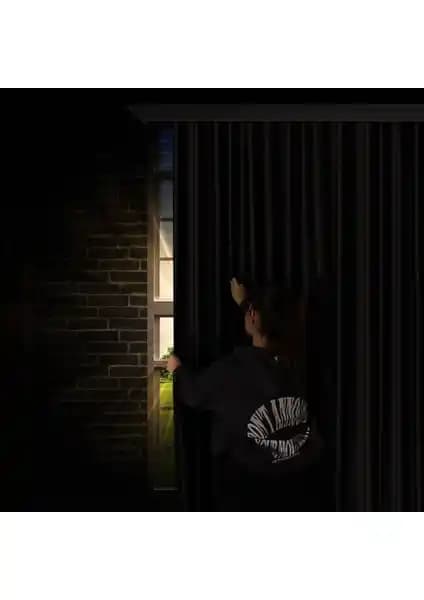 Perhal Siyah Black Out ve Perle Home Açık Gri Fon Perde Karşılaştırması