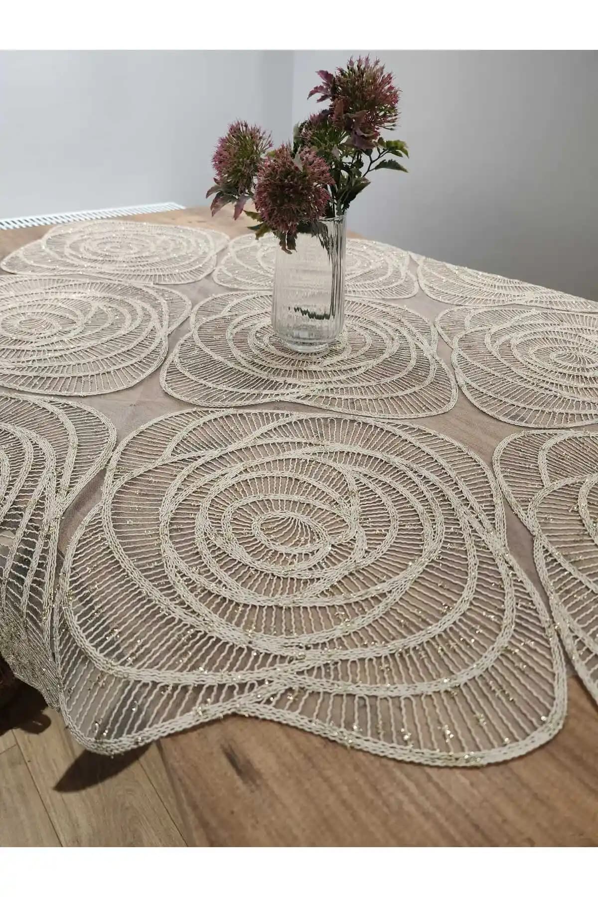 YALINSHOME Lüks Masa Örtüsü ve Fiskos Dantel Seti Bej Gold Simli 95x95cm