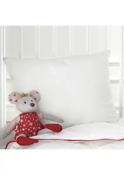 Yataş Mini DACRON® 95 Bebek Yastık ve Nuevo Bambu Yastık Karşılaştırması