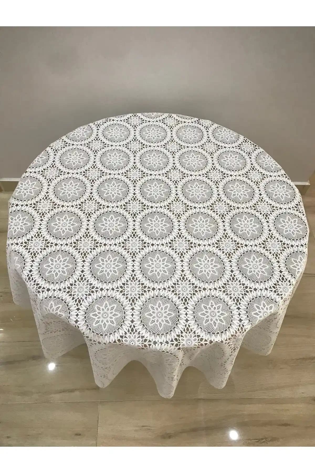 Yüksehalımefruşat Şeffaf Dantel Görünümlü PVC Masa Örtüsü 137 cm Çapında