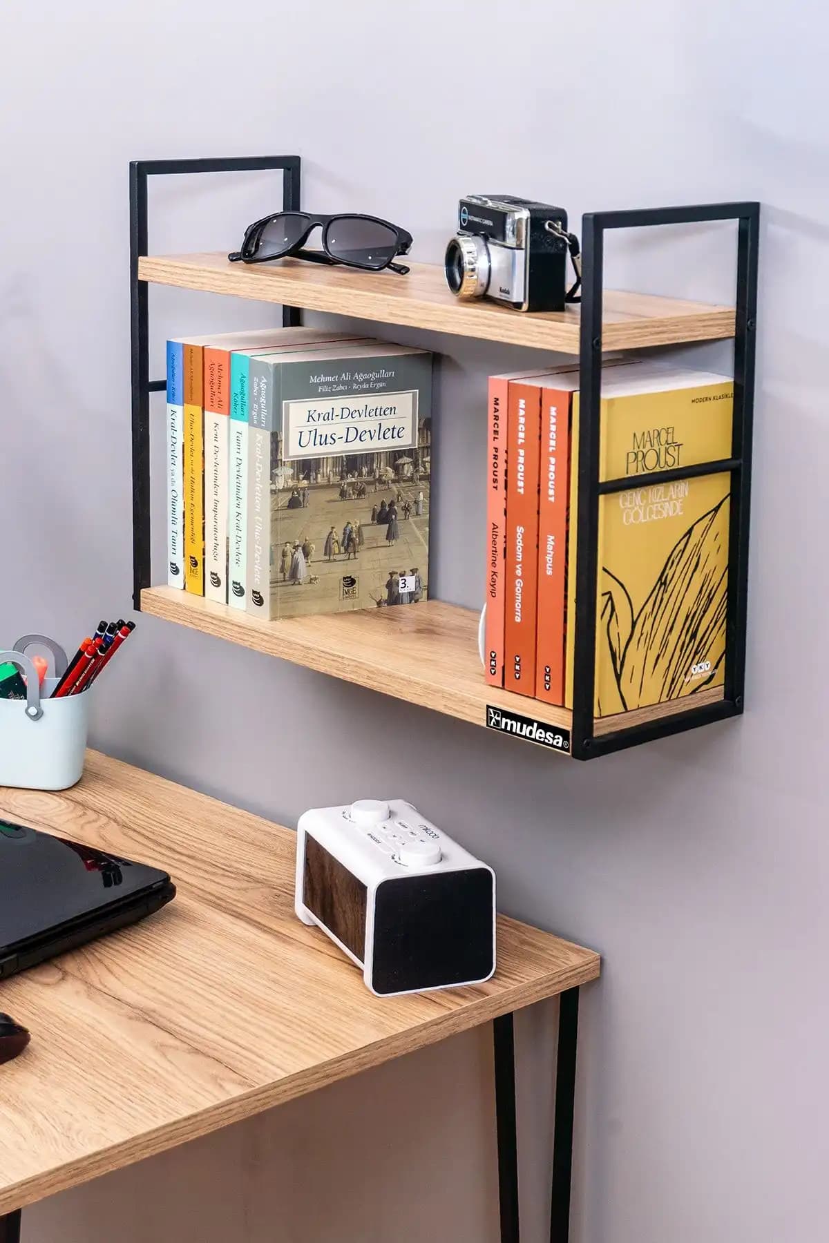 Mudesa Metal Ahşap Duvar Rafı Modern ve Dayıklı Tasarımıyla Dekorasyonunuza Şıklık Katıyor