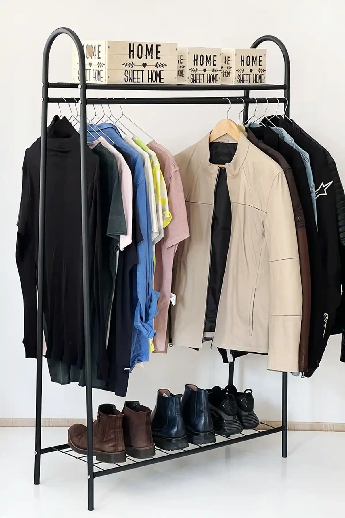 Weblonya Ayaklı Elbise Askısı: Şık, Dayanıklı ve Kullanışlı Tasarım