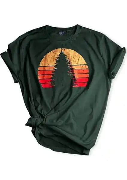Genius Store Güneş Yeşil ve Pusula Siyah Erkek Tişörtleri Karşılaştırması