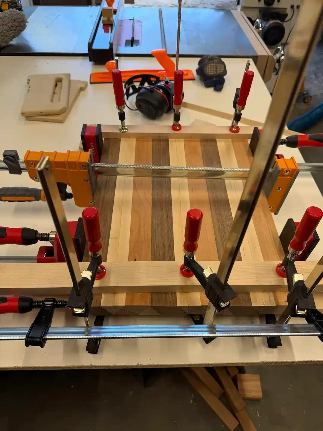 3D End Grain Kesme Tahtası Yapımında Teknikler, Ekipmanlar ve Tasarım Detayları