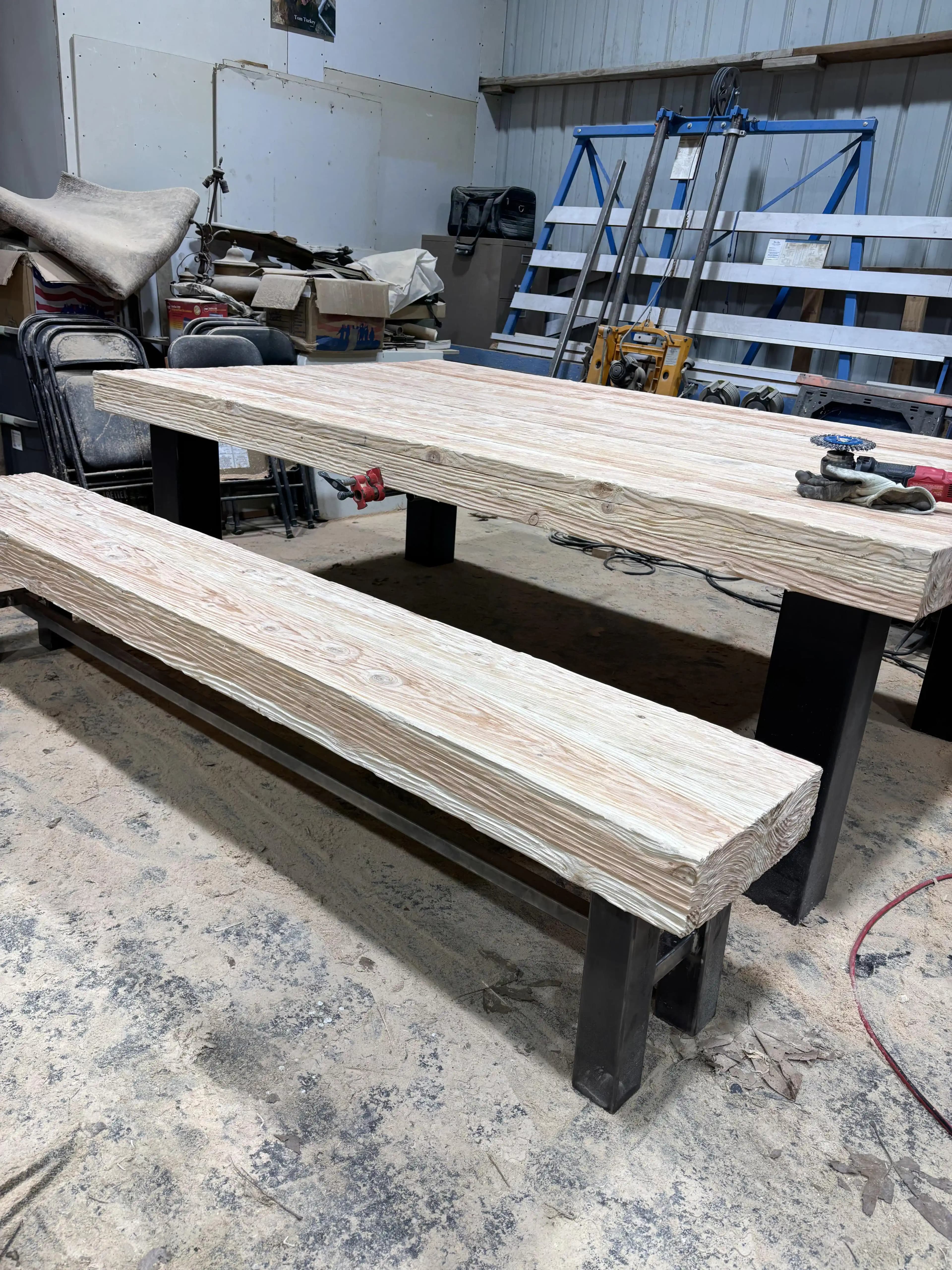 Ahşap Yemek Masası ve Banklar İçin Dayanıklı ve Estetik Yüzey Sonlandırma Yöntemleri