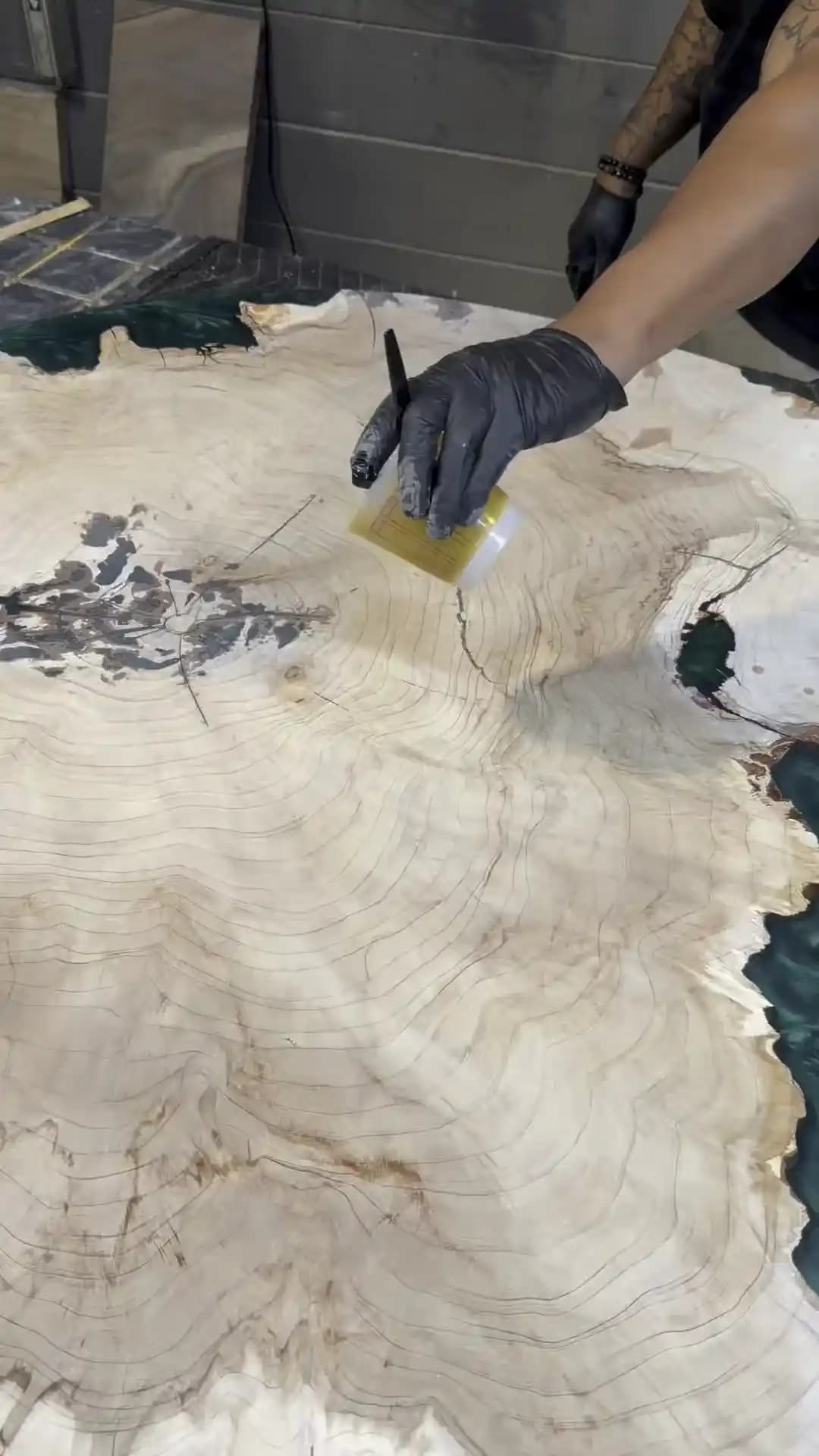 Ahşap Yüzeylerde Bitirme Ürünleri ve Uygulama Tekniklerinin Detaylı İncelenmesi