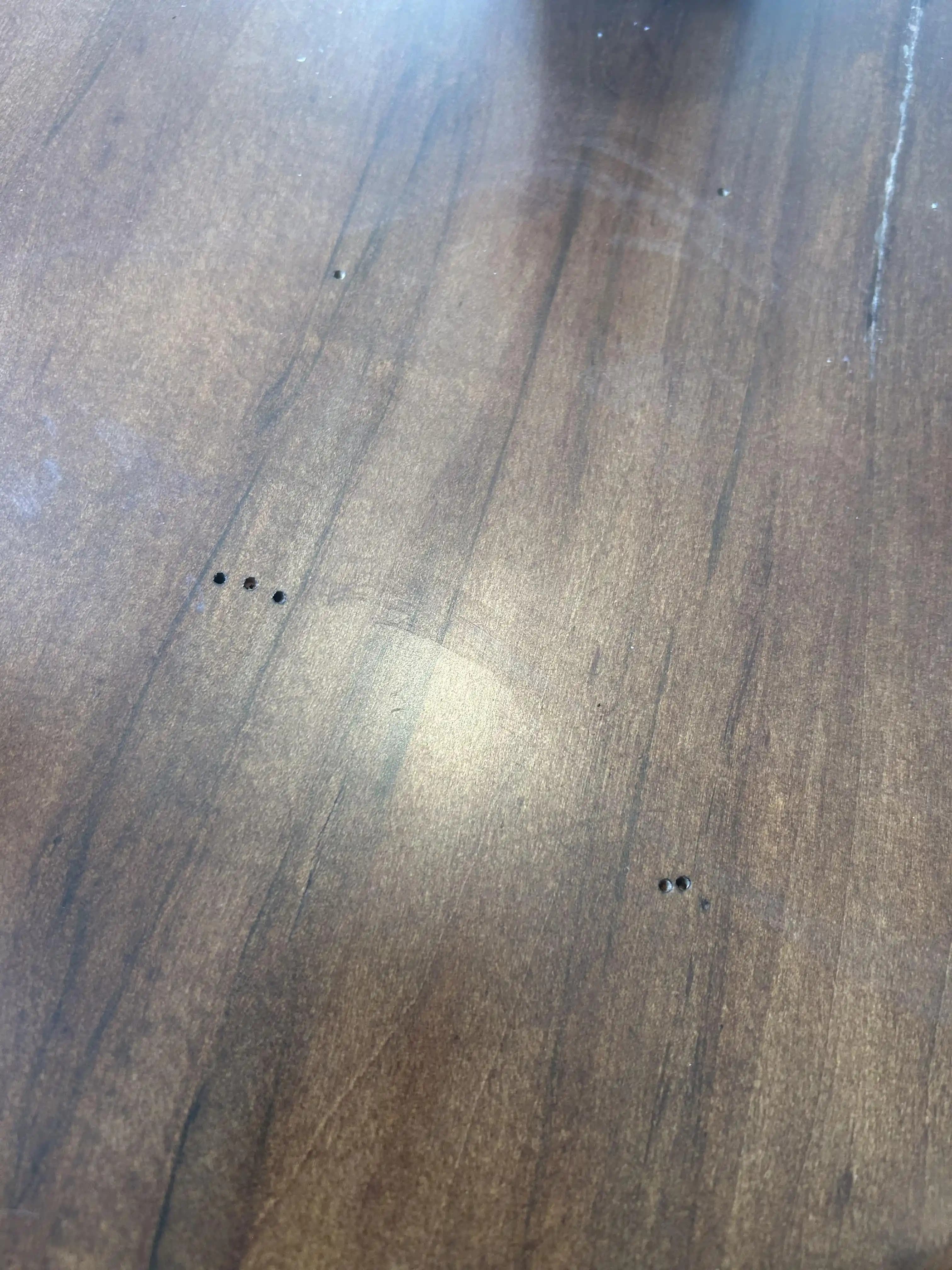 Ambrosia Akçaağacı ve Yapay Eskitme Teknikleriyle Mobilyalarda Deliklerin Estetik ve Yapısal Rolü