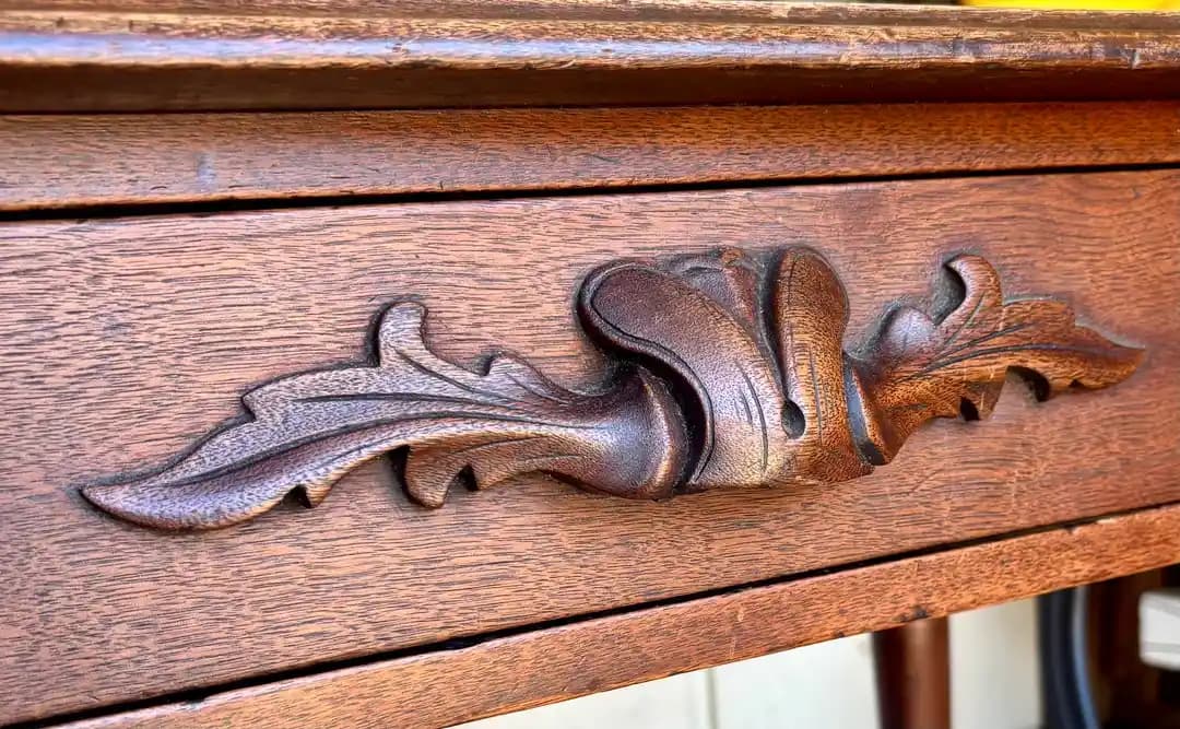 Antika Masaların Restorasyonunda Patina Koruma ve Yenileme Yöntemleri