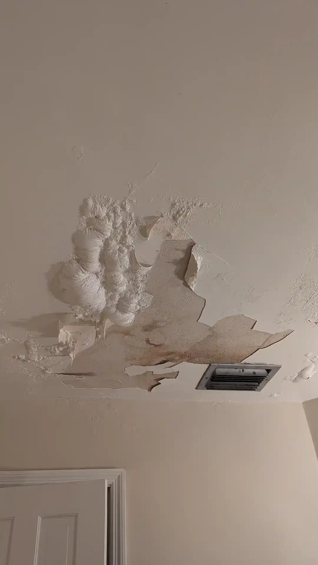 Banyo Küf Sorunları: Nedenleri, Sağlık Riskleri ve Etkili Çözüm Yöntemleri