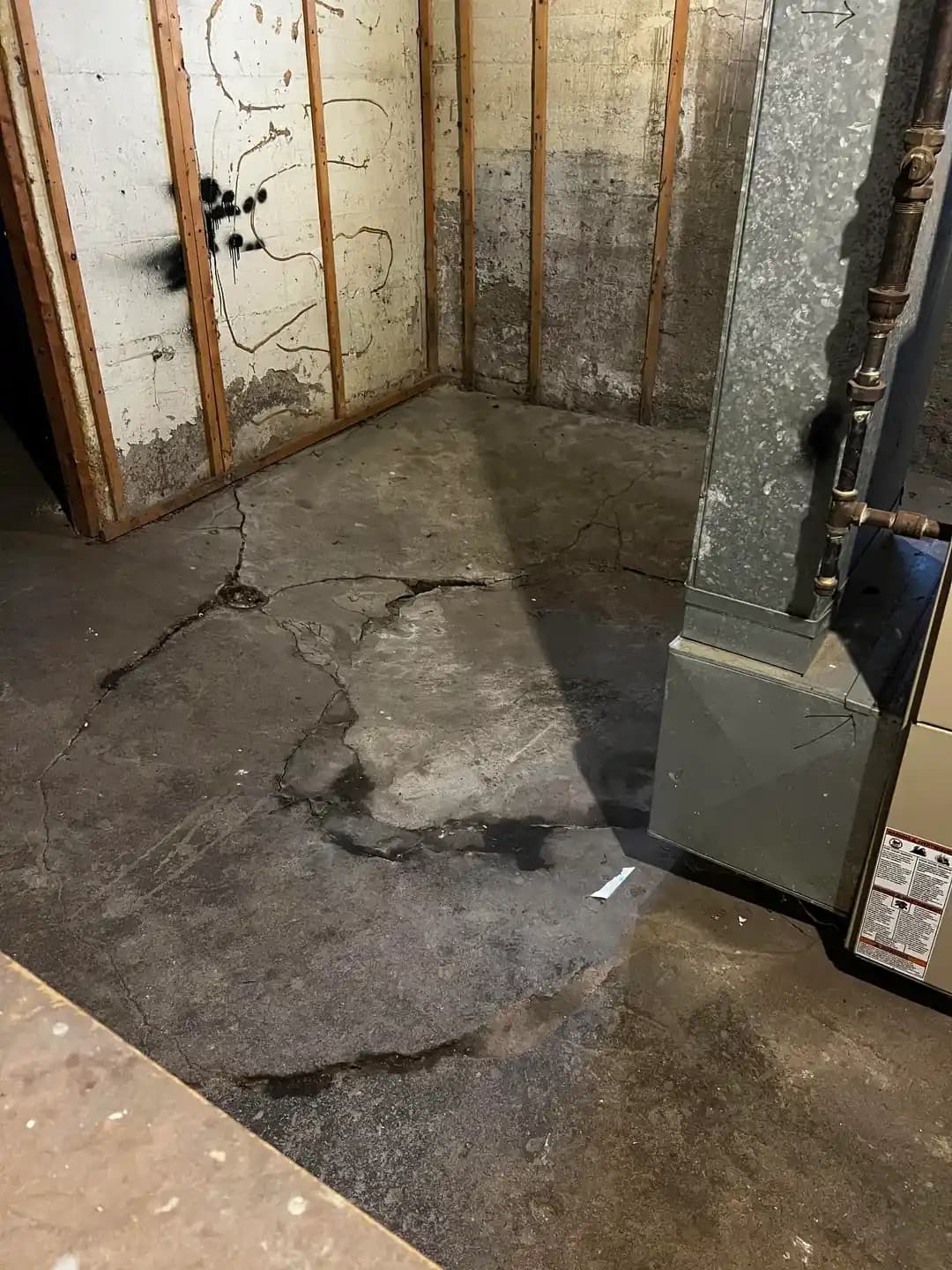 Bodrum Katındaki Çöküntü ve Çatlakların Nedenleri, Riskleri ve İnceleme Gerekliliği