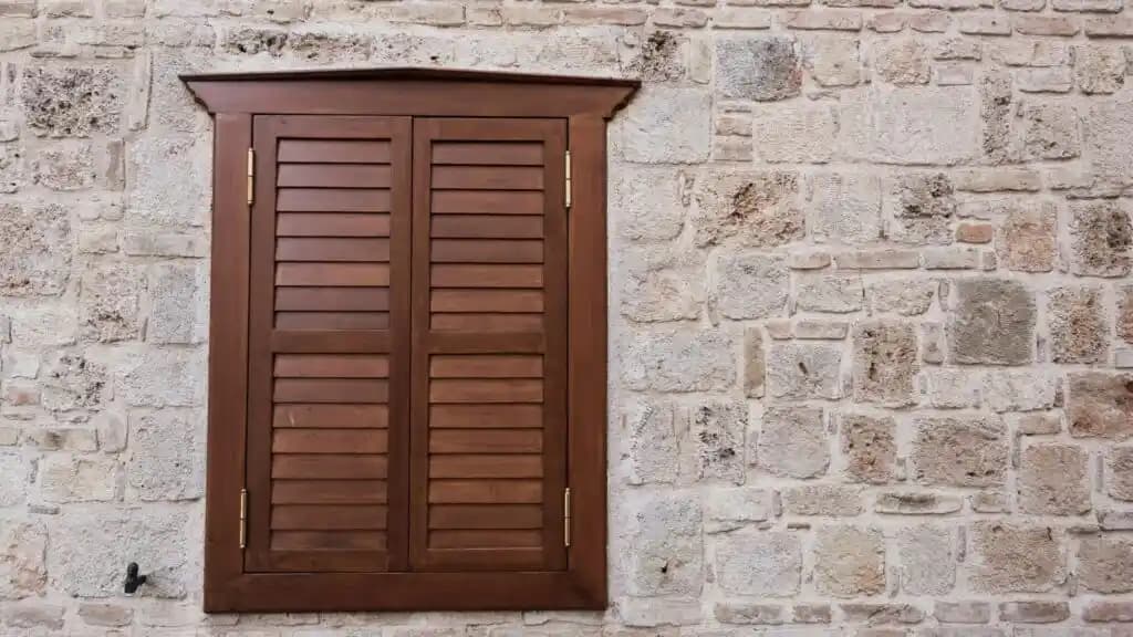 Eski Ahşap Pencerelerin Değişiminde Malzeme Seçimi, Kurulum ve Fiyatlandırma Detayları