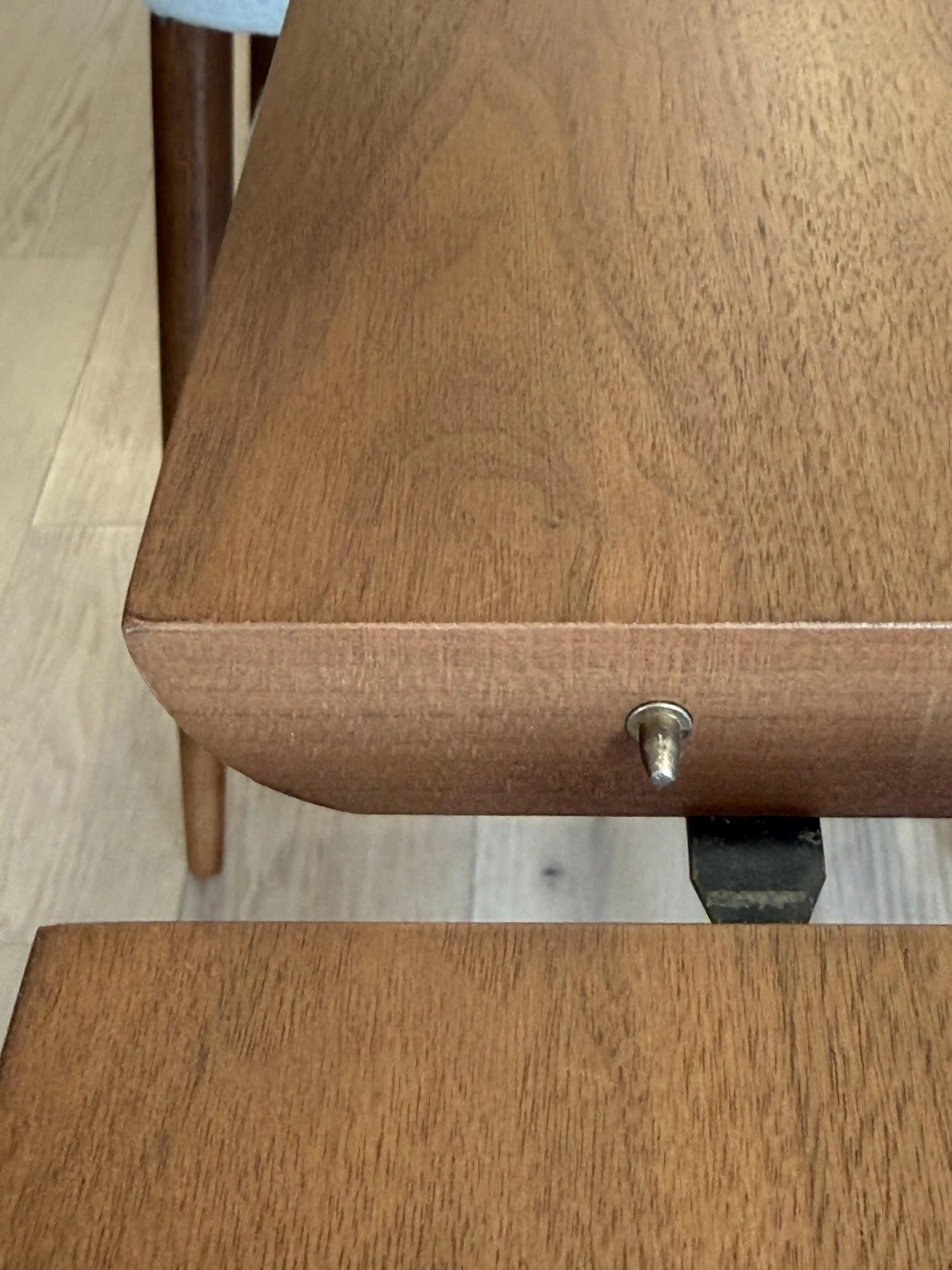 Kaplama ve Masif Ahşap Arasındaki Temel Farklar ve Mobilya Seçiminde Önemi