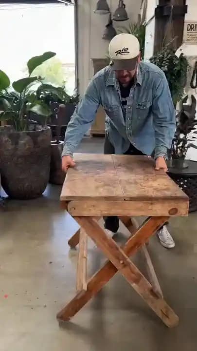 Katlanabilir Ahşap Masa Yapımı: Tasarım, Malzeme ve Teknik Zorlukların Detaylı İncelenmesi