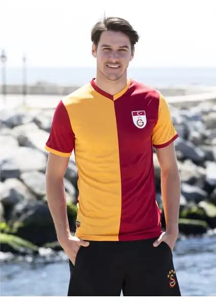 Galatasaray Metin Oktay Forma: Lisanslı Yüksek Kalite Spor ve Günlük Giyim