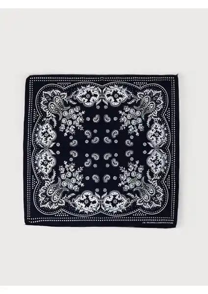 LTB Kadın Lacivert Bandana: Şıklık ve Fonksiyonelliğin Buluştuğu Moda Aksesuarı