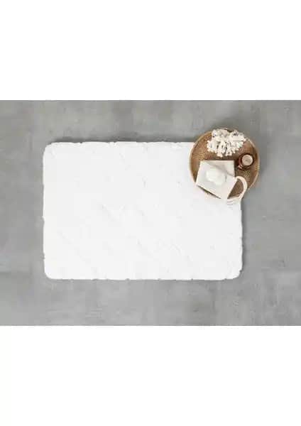 Banyo Dekorasyonunda Şıklık ve Konfor Sağlayan Paspas Karşılaştırması