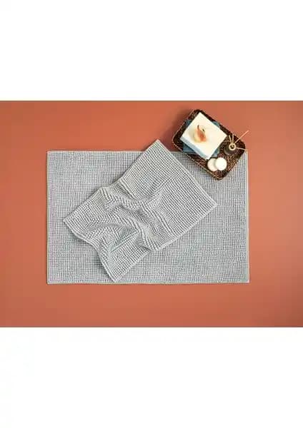 Banyo Paspası Seçimi: English Home Paige ve Raschel Carpet Balat Halı Karşılaştırması