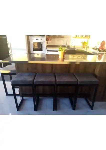 Bar Sandalyesi Karşılaştırması: Dolce ve Turgutsan Mobilya Modellerinin Özellikleri 2