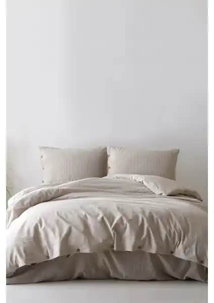 Berolige Shirt ve Cote Blanc Çift Kişilik Nevresim Takımı Karşılaştırması