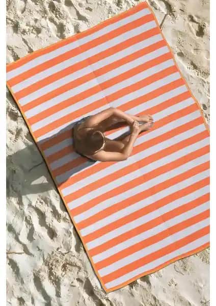 Caretta Home ve Konfor Halı Savana 8810 Karşılaştırması Plaj ve Dış Mekan Kullanımı İçin