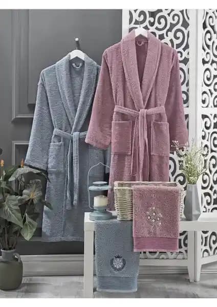 Casnack Havlulu Bornoz Seti ve Güvenal Pamuxu Aile Bornoz Seti Karşılaştırması