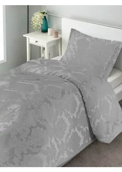 Çeyiz Bahçesi Adella ve Enlora Home Kapitone Yatak Örtüsü Karşılaştırması
