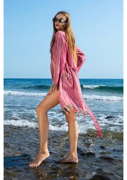 Ephemeris Ponpon Peştamal Bornoz ve Rozet Tekstil Hürrem Püsküllü Bornoz Karşılaştırması