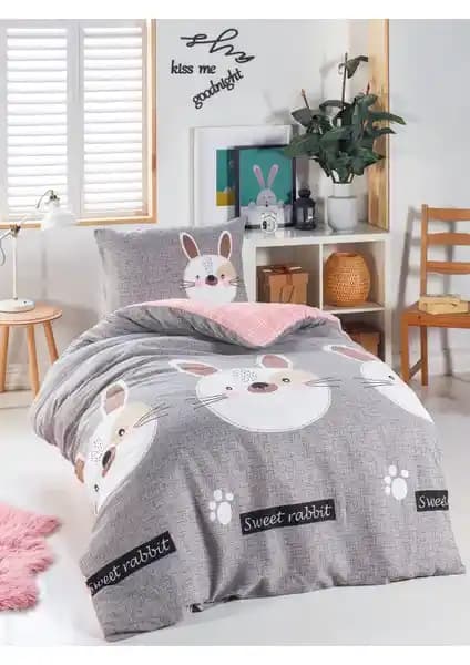 Eponj Home Junior ve Pusula Home Ayda Çocuk Nevresim Takımları Karşılaştırması