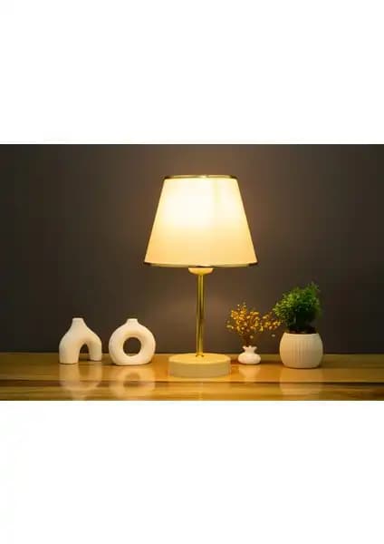 Ev Dekorasyonuna Uygun Modern Abajurlar Krom ve Krem Altın Seçenekleri 2