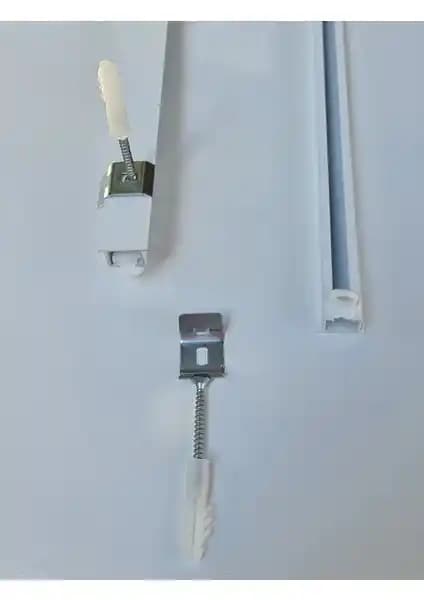 GARDINESTAN JUNG CFO GmbH ve İzen Rustik Perde Askısı Karşılaştırması ve Özellikleri