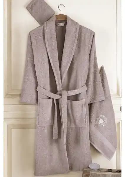 Güvenal Pamuxu 4 Parça ve 8 Parça Bornoz Setleri Karşılaştırması ve Özellikler