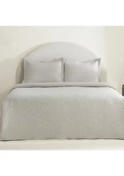 Karaca Home Breeze Soft ve Yataş Dazel Çift Kişilik Yatak Örtüsü Setleri Karşılaştırması 1