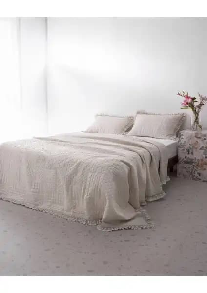 Karaca Home Valerine ve Madame Coco Maryon Çift Kişilik Yatak Örtüsü Karşılaştırması 2