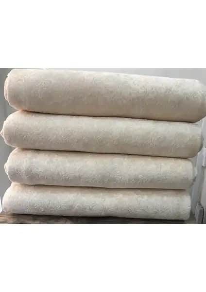 Koltuk Örtüsü Karşılaştırması: Türkanlar Home Kadife ve Velerde Home Şönil Modelleri