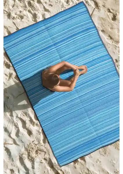 Konfor Halı Katlanabilir ve Savana 8805 Plaj Kamp Halısı Karşılaştırması ve Özellikleri