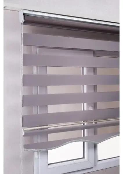 Perde Modelleri Karşılaştırması: Gri Düz Zebra ve Siyah Pileli Zebra Stor Perde 1