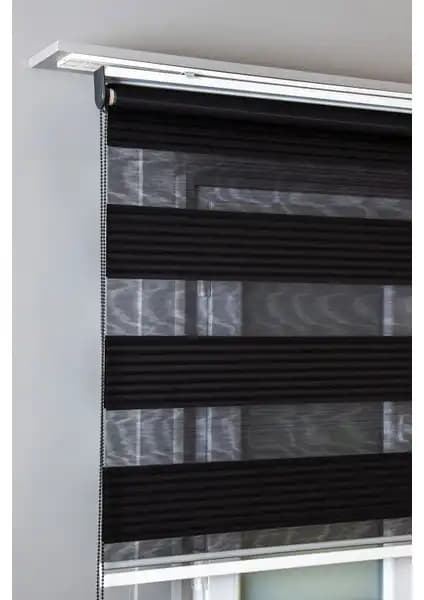 Perde Modelleri Karşılaştırması: Gri Düz Zebra ve Siyah Pileli Zebra Stor Perde 2