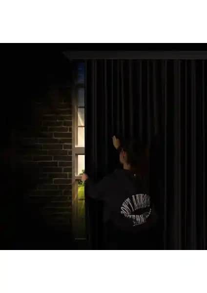 Perhal Siyah Black Out ve Pierre Cardin Blackout Karartma Perde Karşılaştırması