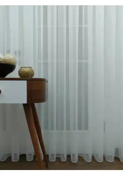 Tül Perdeler Arasında Karşılaştırma: Taç İnce Çizgili ve RechHome Vakko Perde Özellikleri