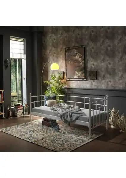 Unimet Lalas Daybed ve Ferforje Karyola Karşılaştırması: Özellikler ve Avantajlar